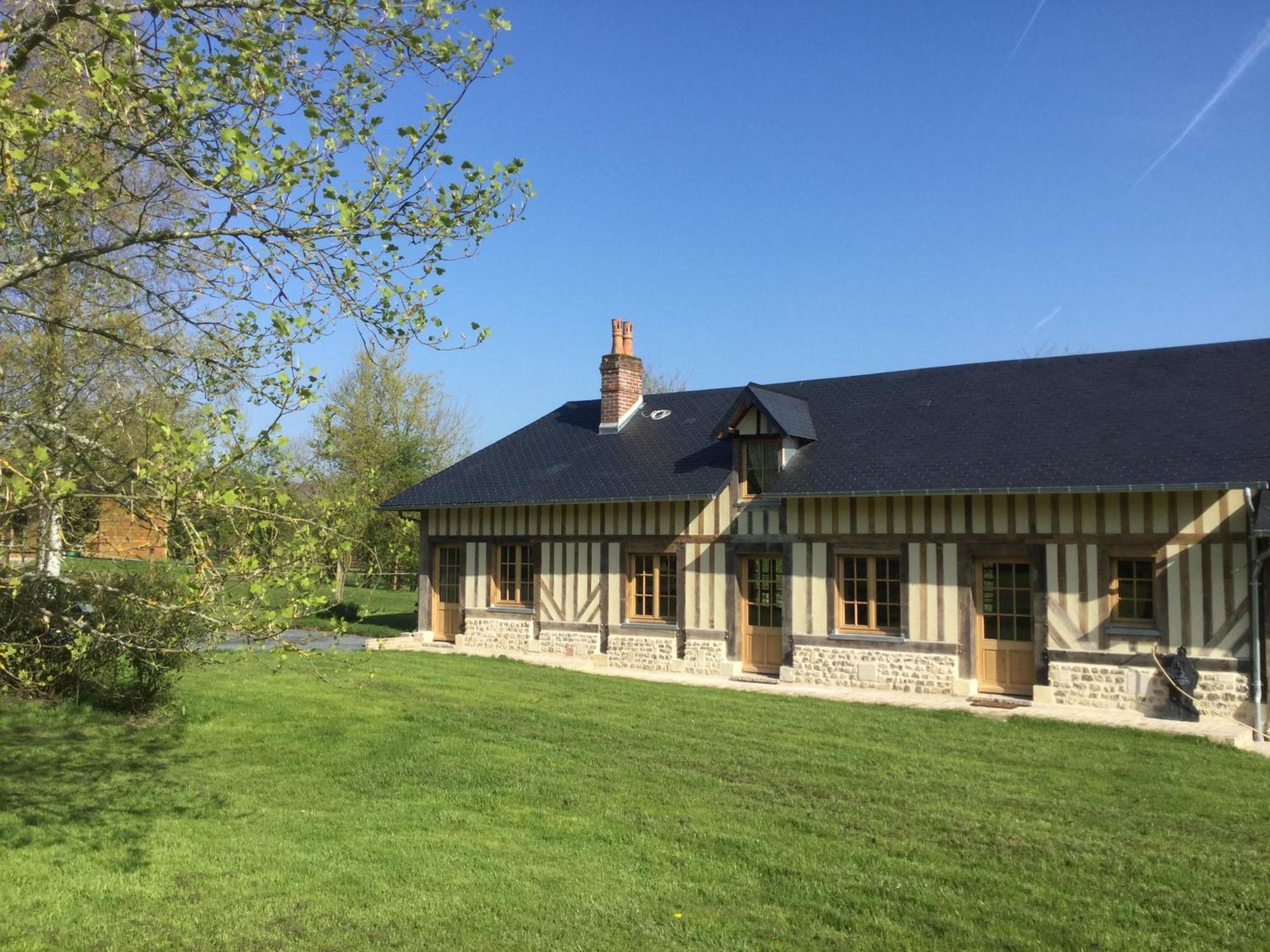 L'Auberge Du Mont Le Breuil-en-Auge Exterior photo