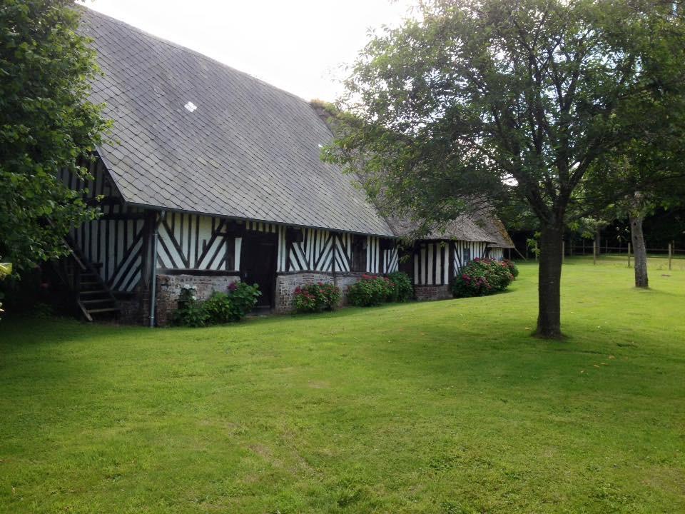 L'Auberge Du Mont Le Breuil-en-Auge Exterior photo